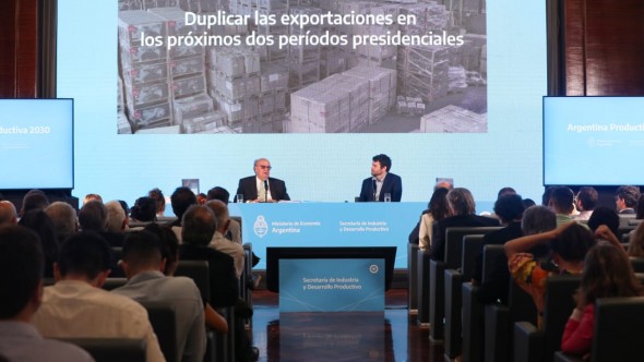 Mendiguren: "Si seguimos este rumbo productivo a Argentina en pocos años le van a sobrar los dólares para desarrollarse"
